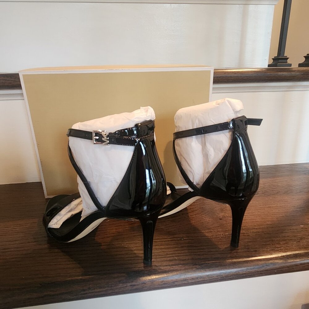 MICHAEL KORS Black Patent Leather Strappy Heels Sandals Size 7 $195 Retail NIB - Picture 7 of 11